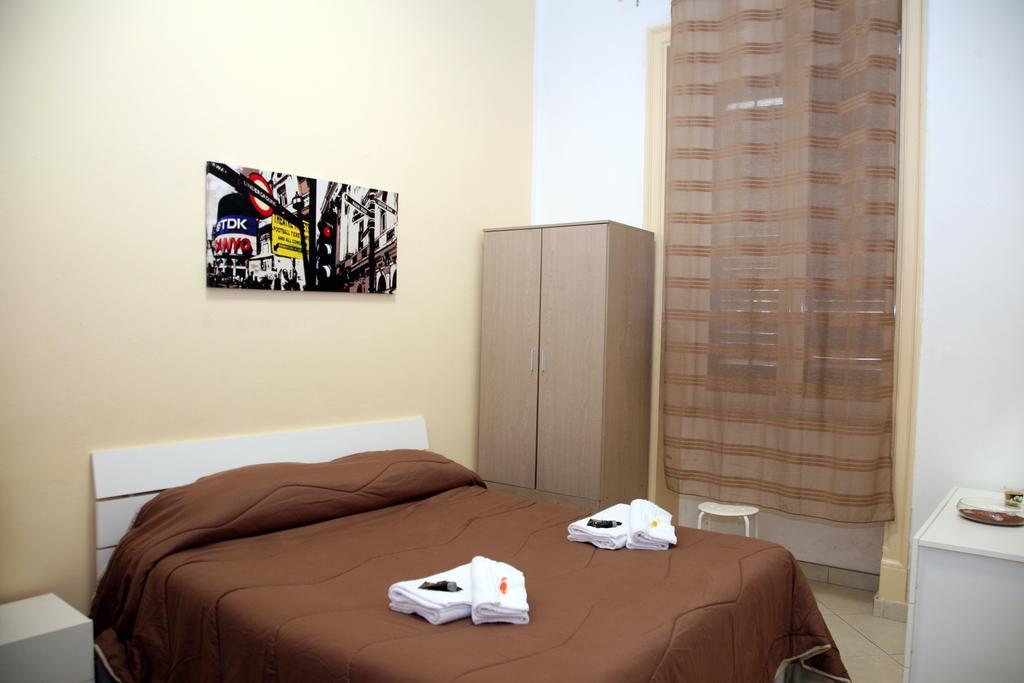 B&B Al Centro Di Palermo Luaran gambar