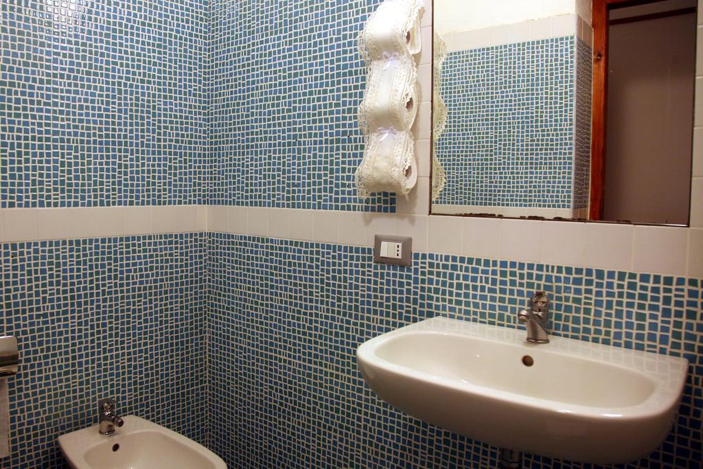 B&B Al Centro Di Palermo Luaran gambar